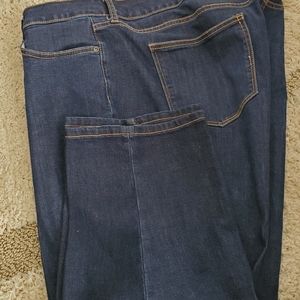 Plus size dark wash capri jeans